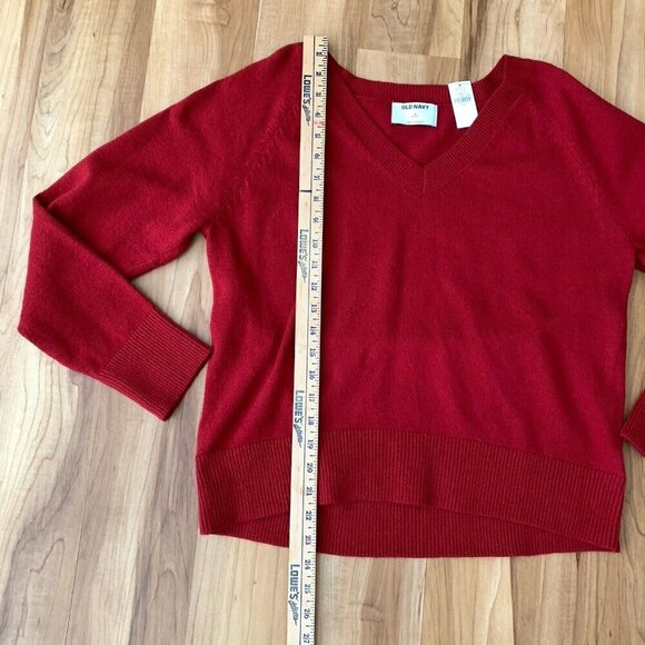 Old Navy SoSoft Loose Red V-Neck Sweater Women’s Small NWT - Picture 4 of 10